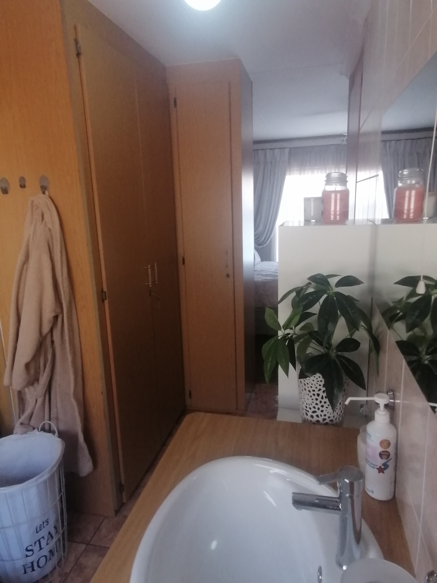 3 Bedroom Property for Sale in Noordheuwel Gauteng