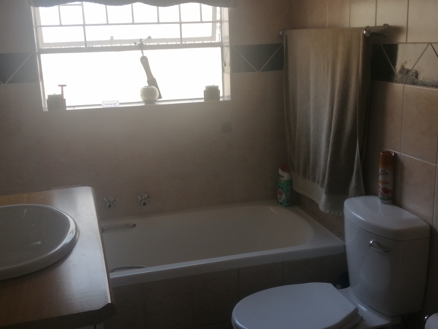 3 Bedroom Property for Sale in Noordheuwel Gauteng