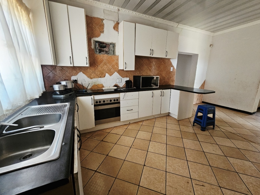 5 Bedroom Property for Sale in Hillside Gauteng