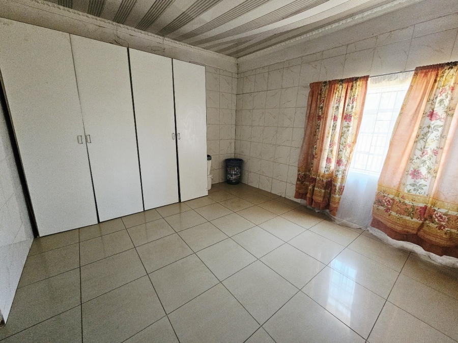 5 Bedroom Property for Sale in Hillside Gauteng