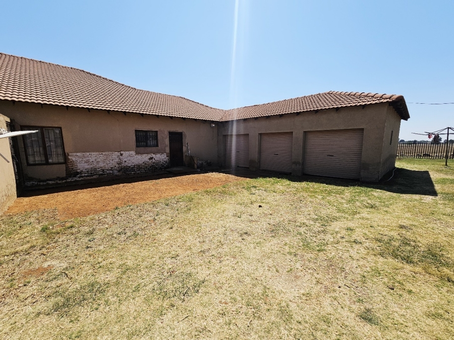 5 Bedroom Property for Sale in Hillside Gauteng