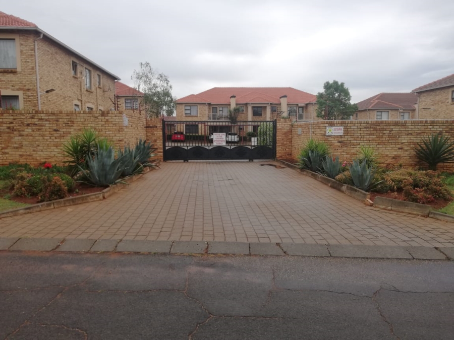2 Bedroom Property for Sale in Randpoort Gauteng