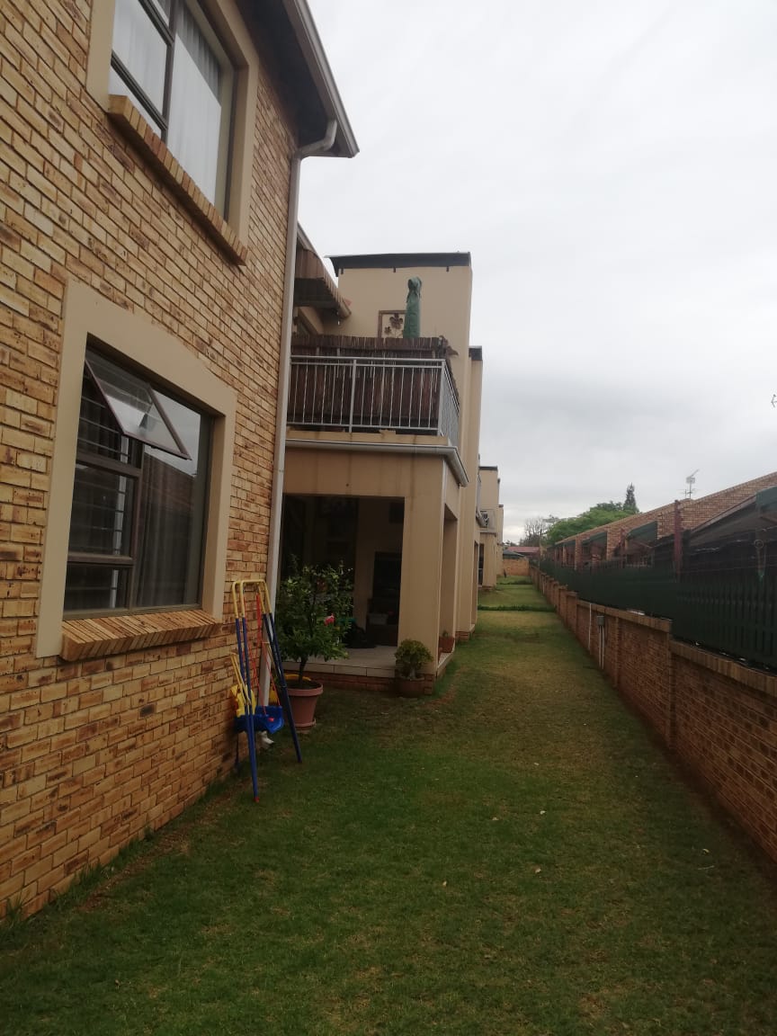 2 Bedroom Property for Sale in Randpoort Gauteng
