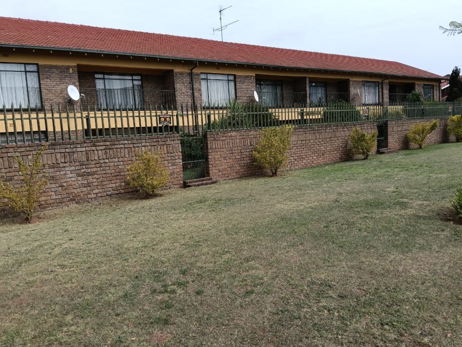 2 Bedroom Property for Sale in Greenhills Gauteng