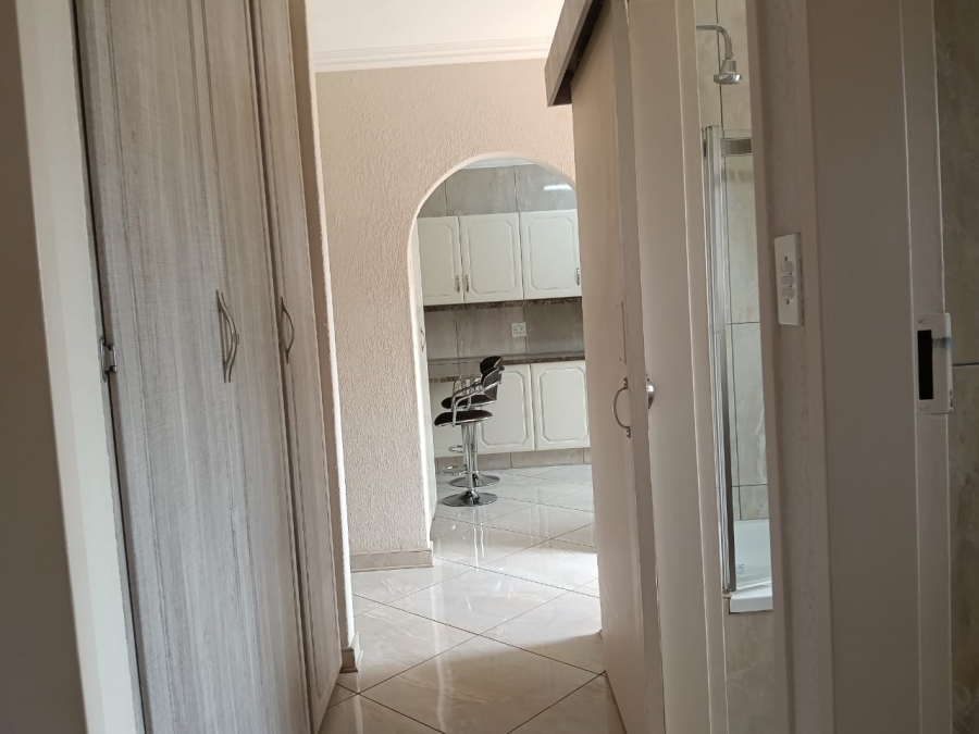 2 Bedroom Property for Sale in Greenhills Gauteng