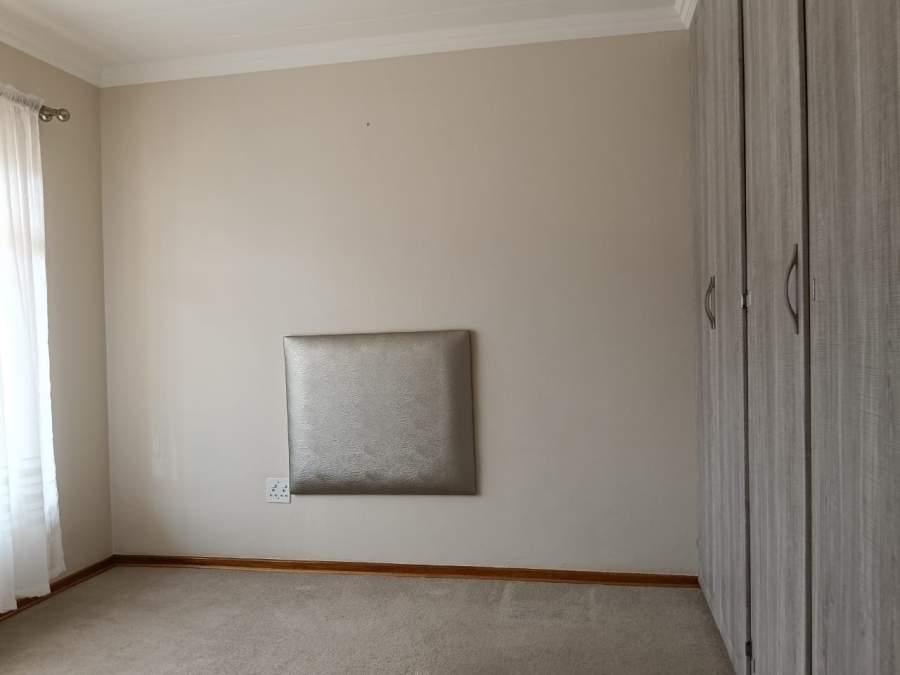 2 Bedroom Property for Sale in Greenhills Gauteng