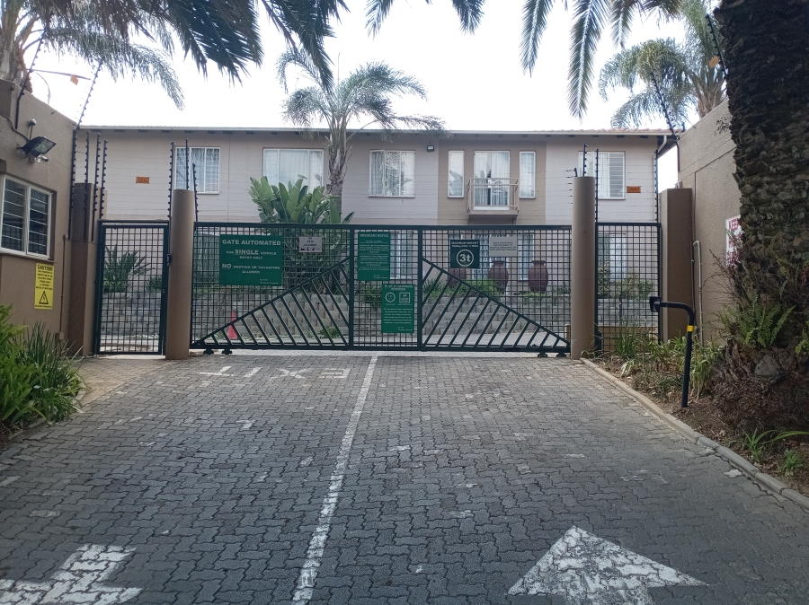 2 Bedroom Property for Sale in Radiokop Gauteng