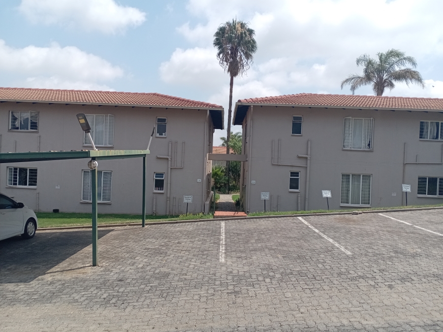 2 Bedroom Property for Sale in Radiokop Gauteng