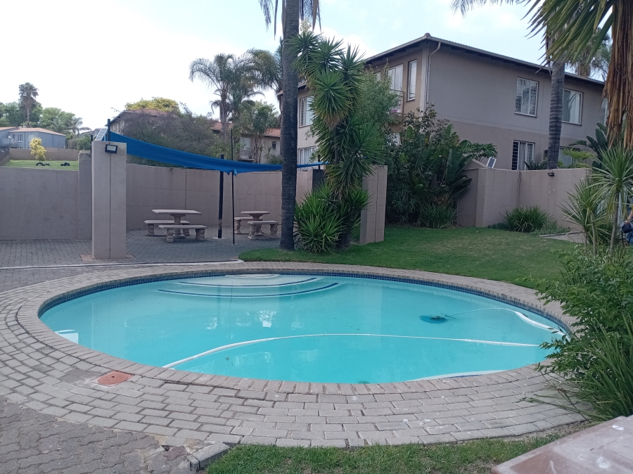 2 Bedroom Property for Sale in Radiokop Gauteng
