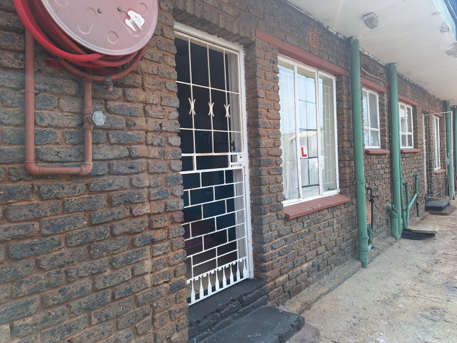 To Let 2 Bedroom Property for Rent in Krugersdorp Gauteng