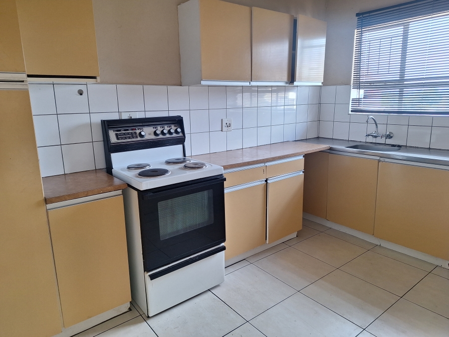 To Let 2 Bedroom Property for Rent in Krugersdorp Gauteng
