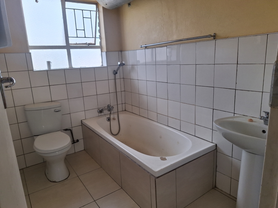 To Let 2 Bedroom Property for Rent in Krugersdorp Gauteng