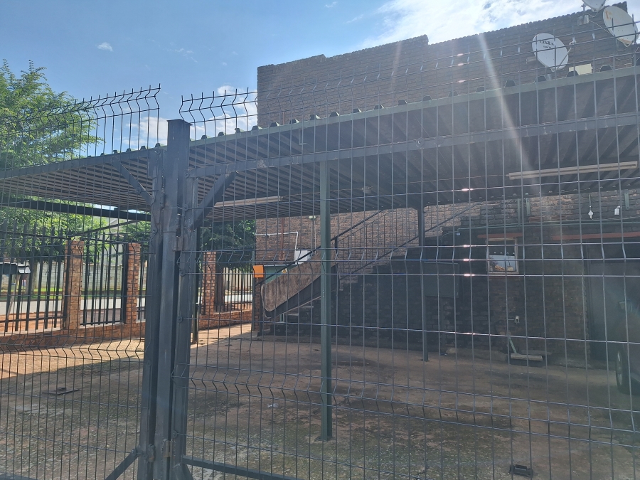 To Let 2 Bedroom Property for Rent in Krugersdorp Gauteng