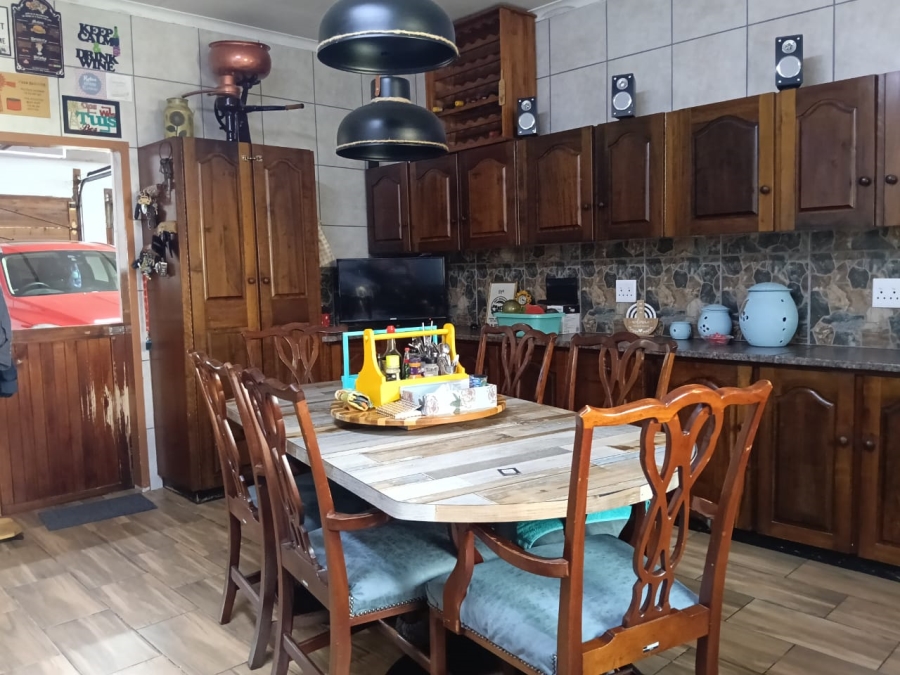 4 Bedroom Property for Sale in Helikonpark Gauteng