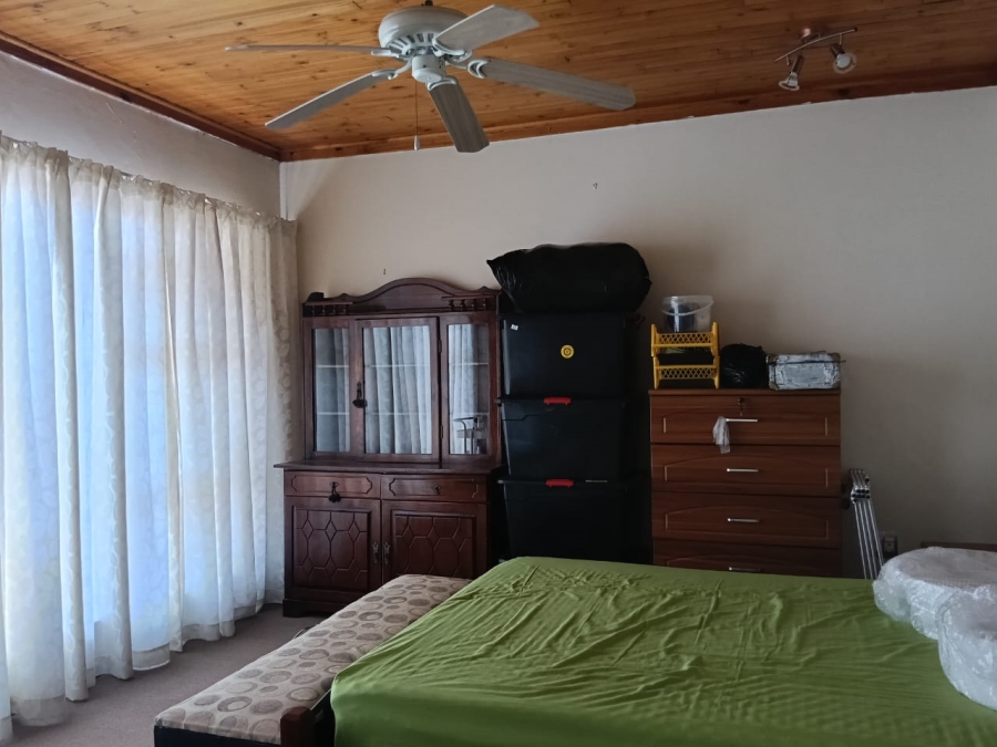 4 Bedroom Property for Sale in Helikonpark Gauteng