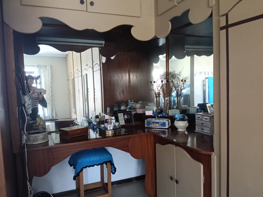 4 Bedroom Property for Sale in Helikonpark Gauteng