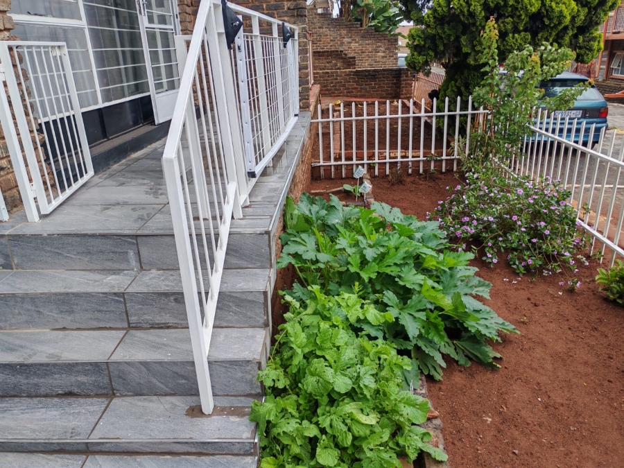 3 Bedroom Property for Sale in Wentworth Park Gauteng