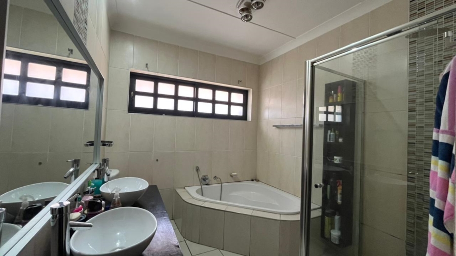 3 Bedroom Property for Sale in Greenhills Gauteng