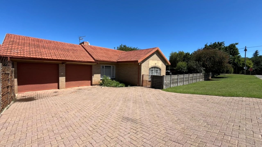 4 Bedroom Property for Sale in Greenhills Gauteng