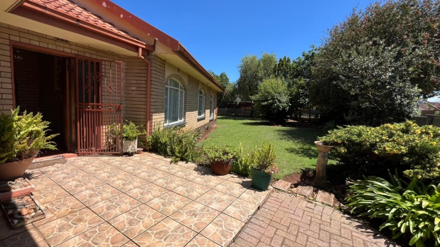 4 Bedroom Property for Sale in Greenhills Gauteng