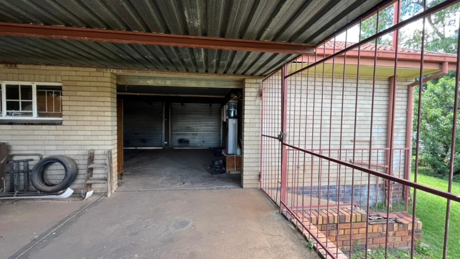 4 Bedroom Property for Sale in Greenhills Gauteng