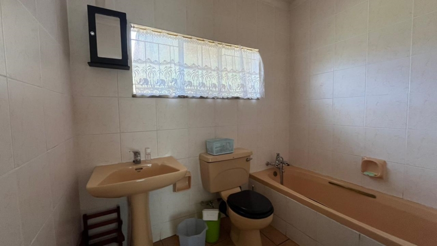 4 Bedroom Property for Sale in Greenhills Gauteng