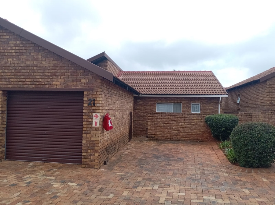 3 Bedroom Property for Sale in Weltevreden Park Gauteng