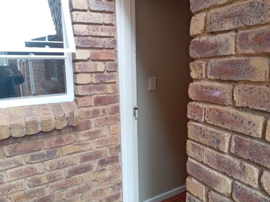 3 Bedroom Property for Sale in Weltevreden Park Gauteng