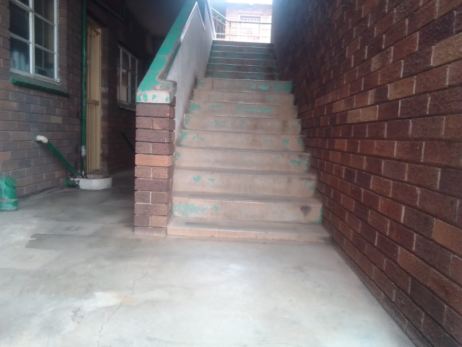 2 Bedroom Property for Sale in Lewisham Gauteng