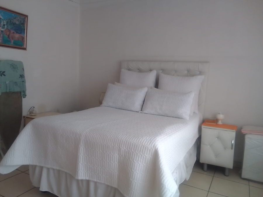 2 Bedroom Property for Sale in Lewisham Gauteng