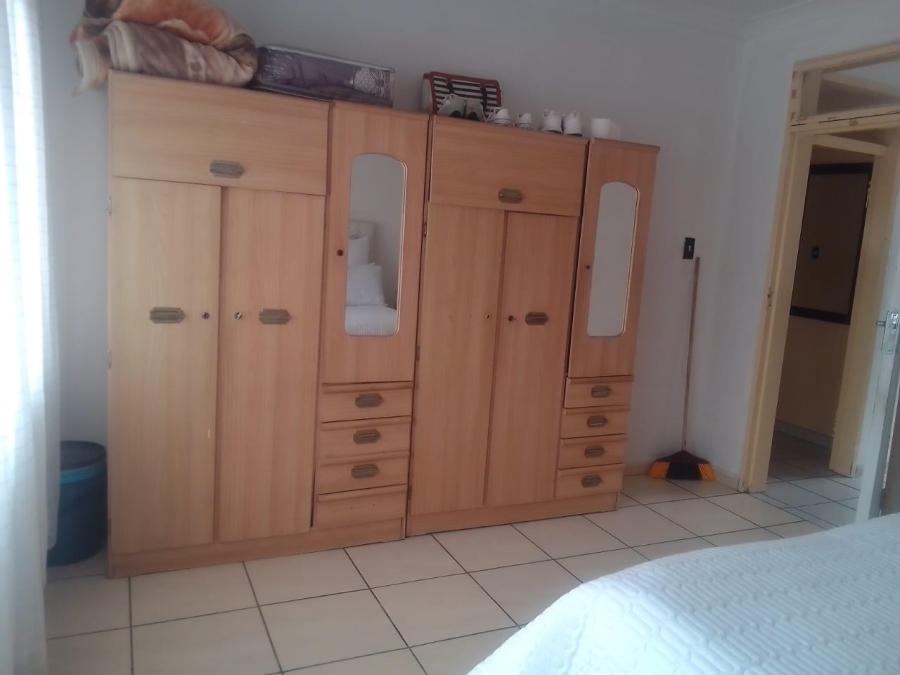 2 Bedroom Property for Sale in Lewisham Gauteng