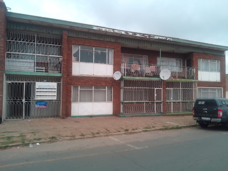 2 Bedroom Property for Sale in Lewisham Gauteng