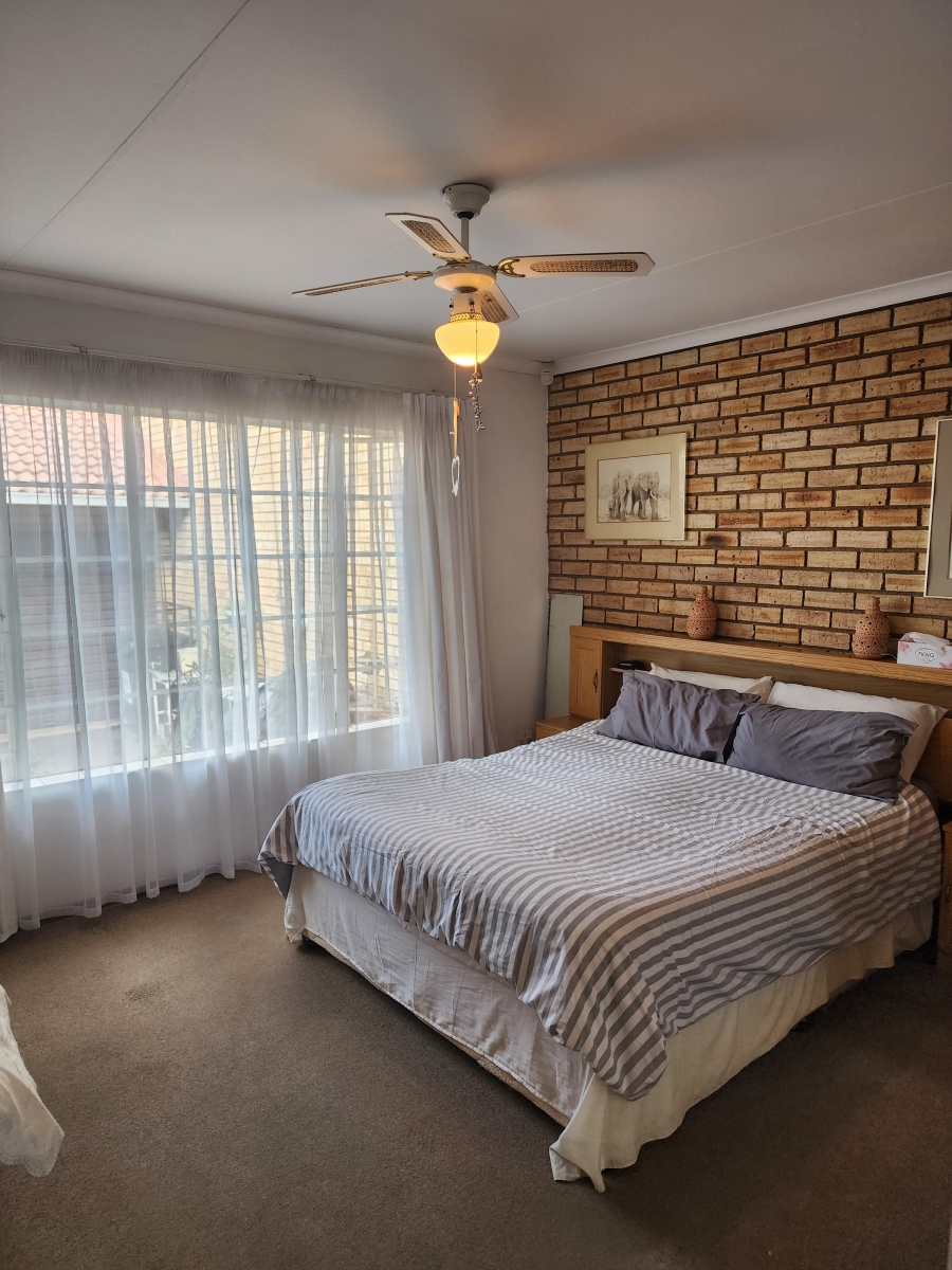 3 Bedroom Property for Sale in Noordheuwel Gauteng