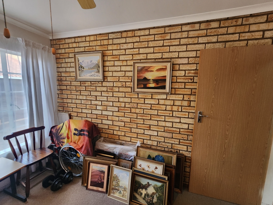 3 Bedroom Property for Sale in Noordheuwel Gauteng