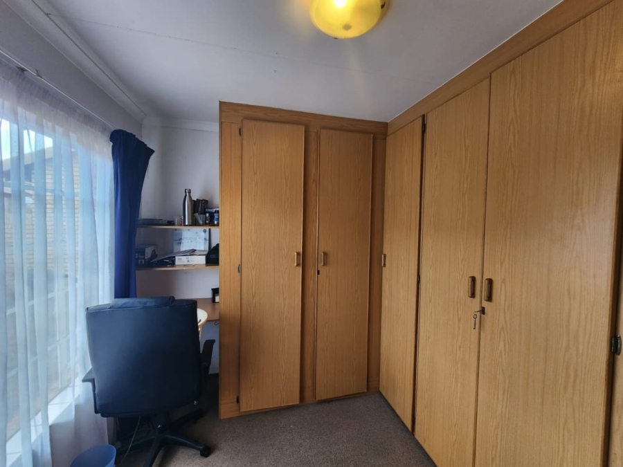 3 Bedroom Property for Sale in Noordheuwel Gauteng