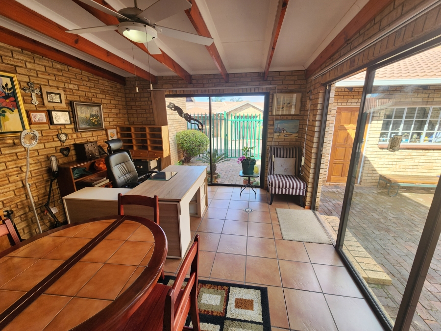3 Bedroom Property for Sale in Noordheuwel Gauteng