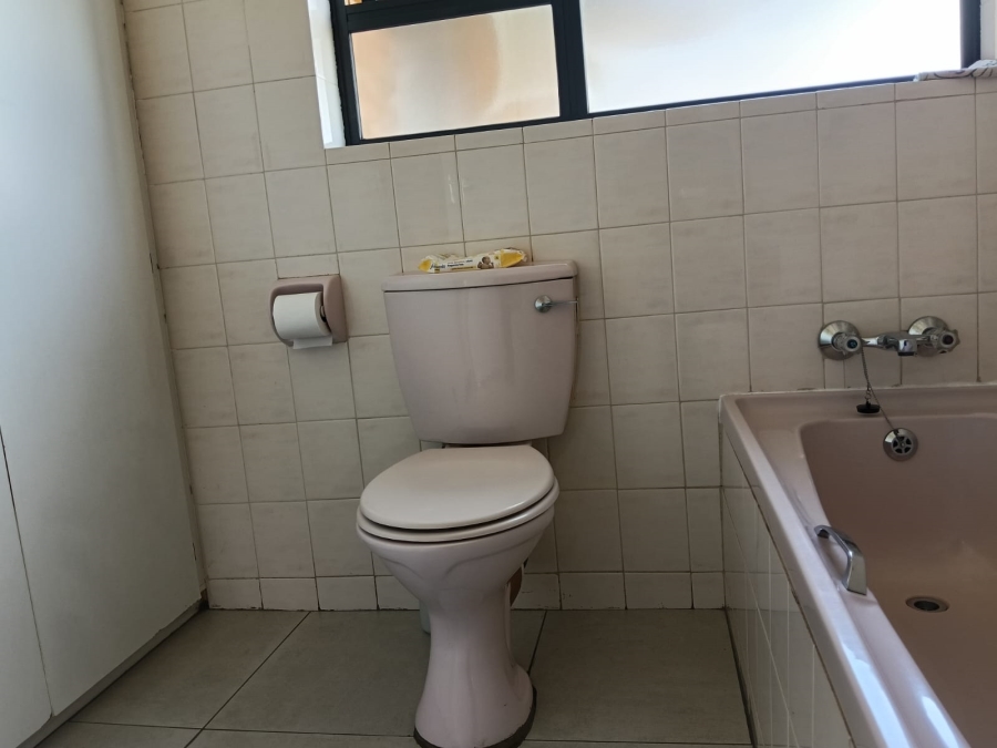 5 Bedroom Property for Sale in Greenhills Gauteng