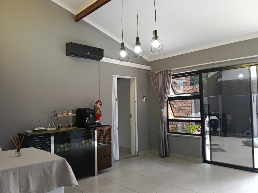 5 Bedroom Property for Sale in Greenhills Gauteng