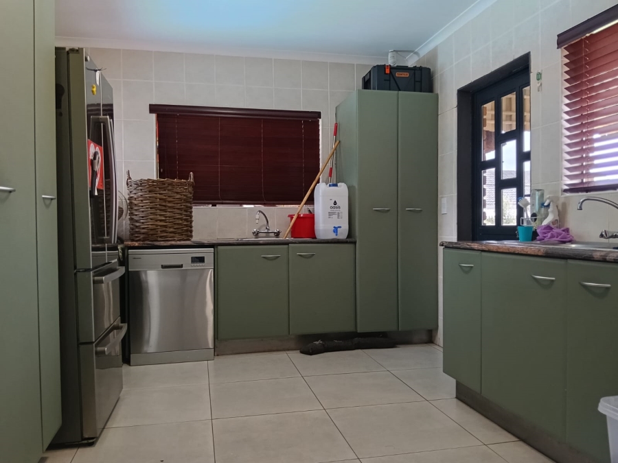 5 Bedroom Property for Sale in Greenhills Gauteng