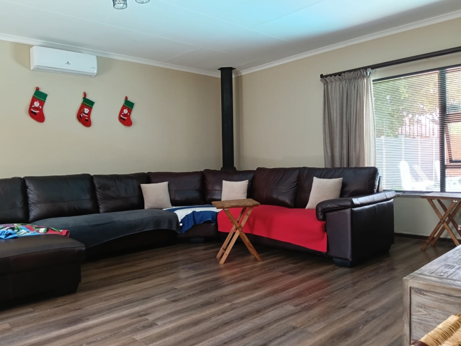 5 Bedroom Property for Sale in Greenhills Gauteng