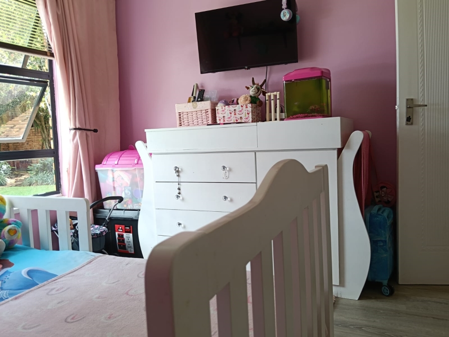 5 Bedroom Property for Sale in Greenhills Gauteng