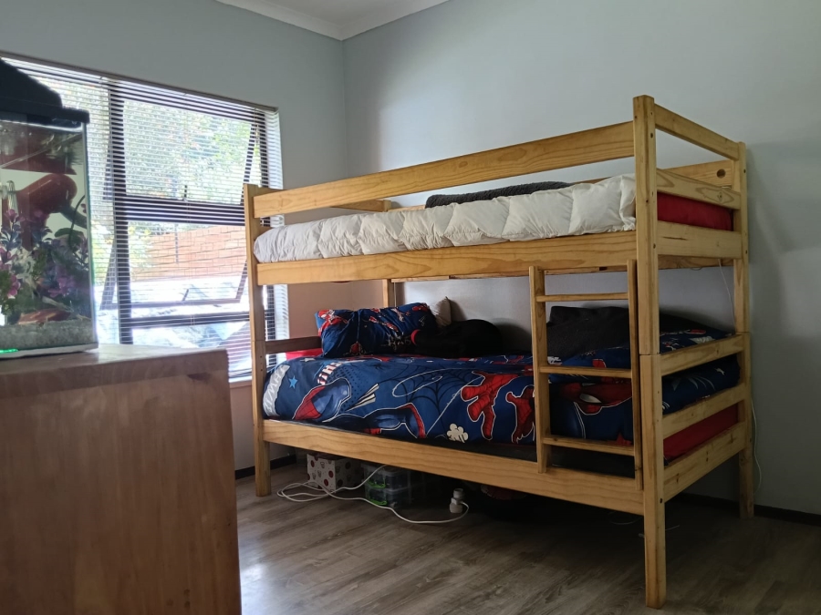 5 Bedroom Property for Sale in Greenhills Gauteng