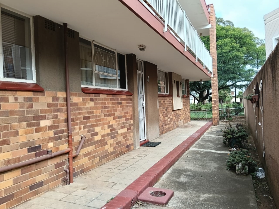 2 Bedroom Property for Sale in Greenhills Gauteng