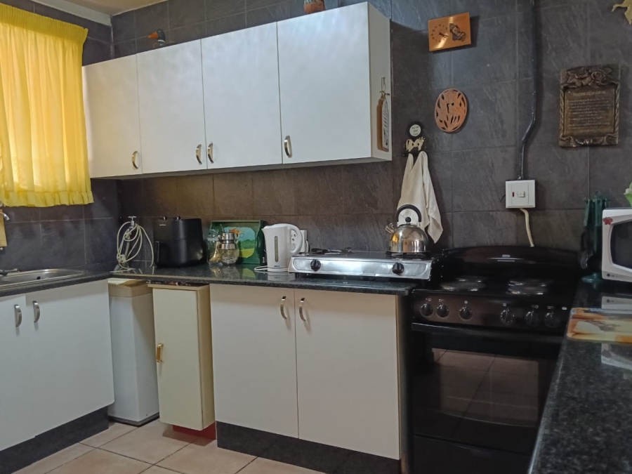 2 Bedroom Property for Sale in Greenhills Gauteng