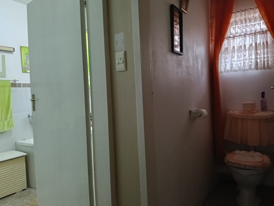 2 Bedroom Property for Sale in Greenhills Gauteng