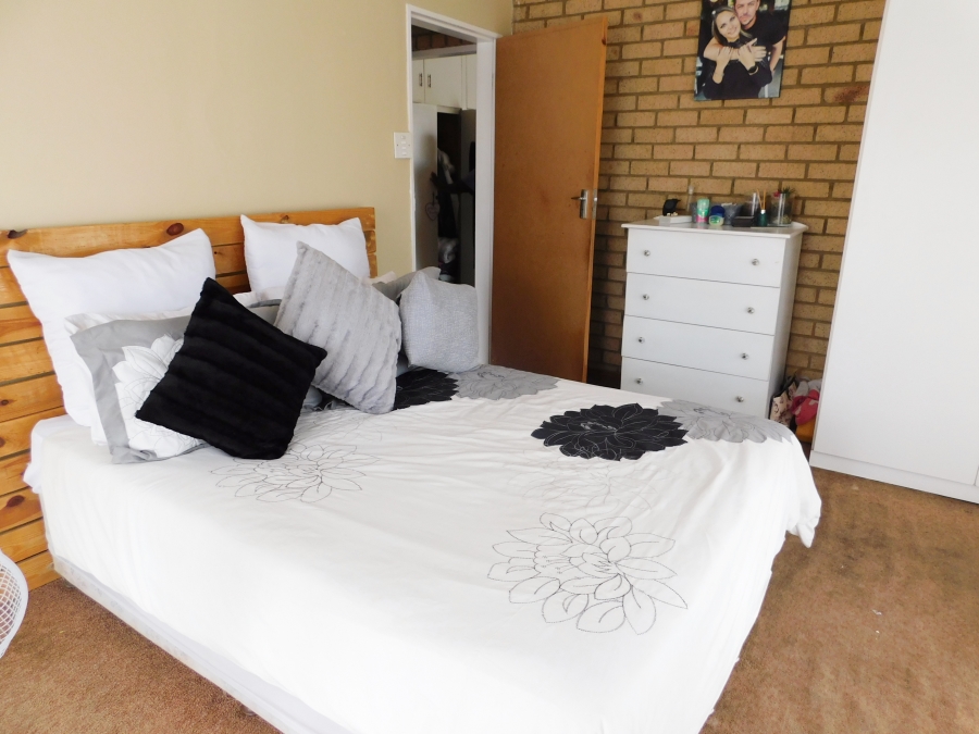 4 Bedroom Property for Sale in Krugersdorp West Gauteng