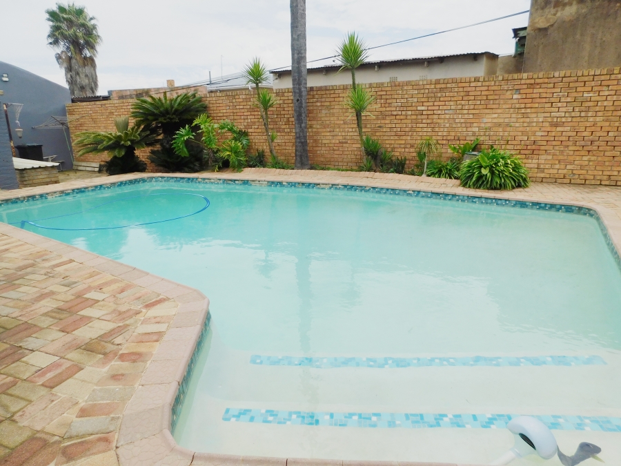 4 Bedroom Property for Sale in Krugersdorp West Gauteng