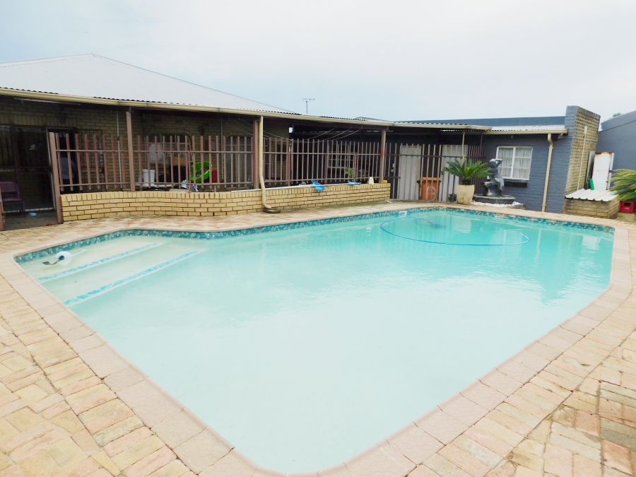 4 Bedroom Property for Sale in Krugersdorp West Gauteng