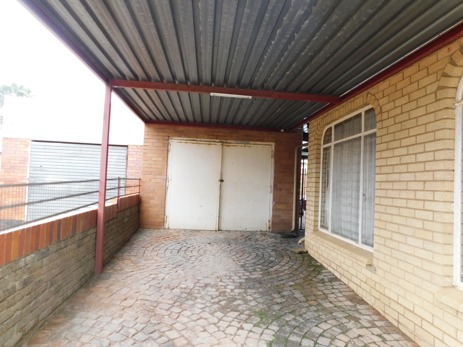 4 Bedroom Property for Sale in Krugersdorp West Gauteng