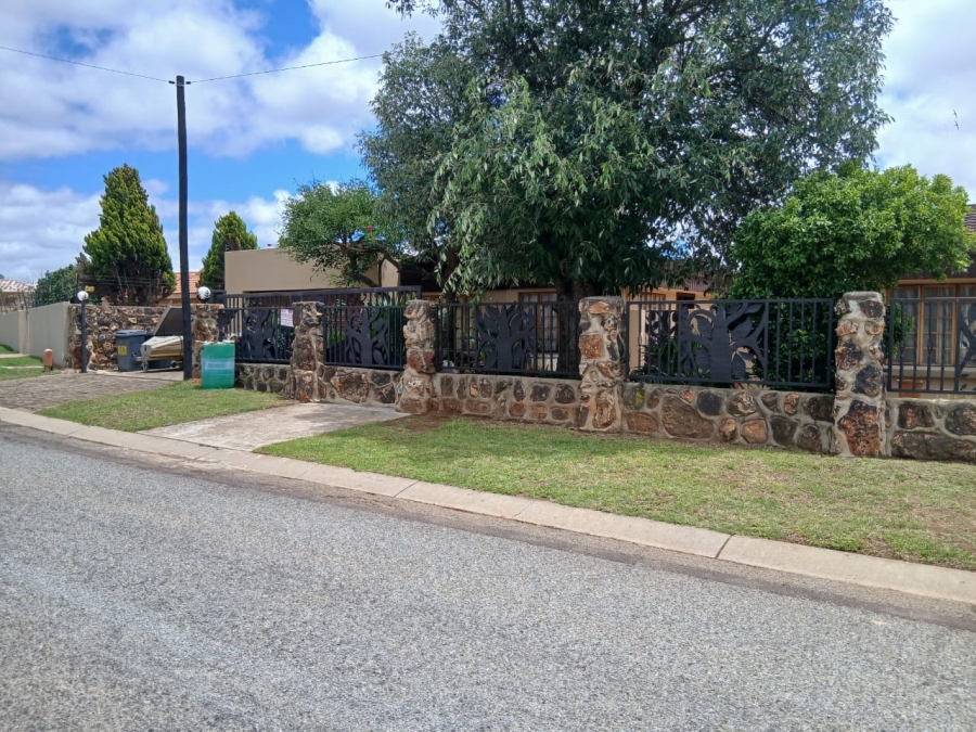 4 Bedroom Property for Sale in Fochville Gauteng